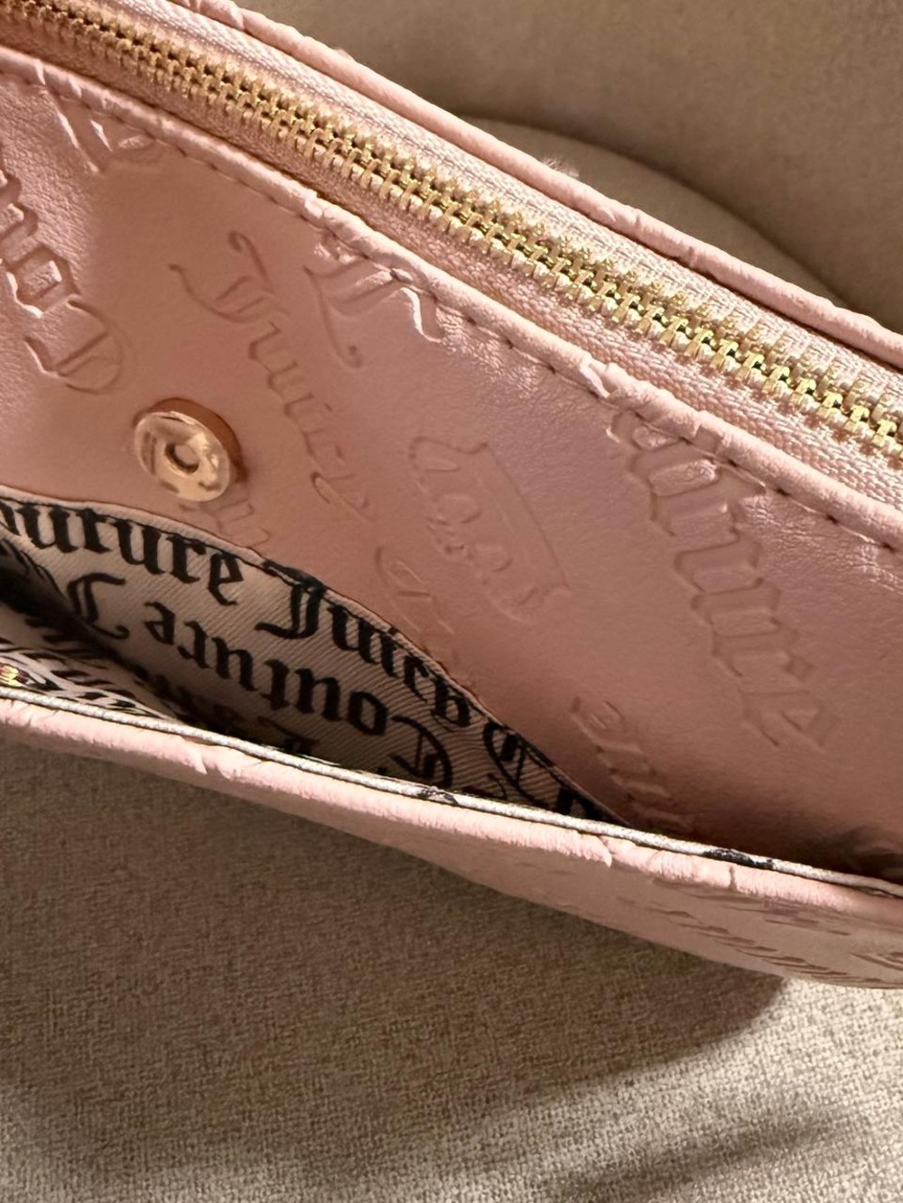 Juicy Couture A Little Crush shoulder bag with a gold chain charm - Picture 8 of 17